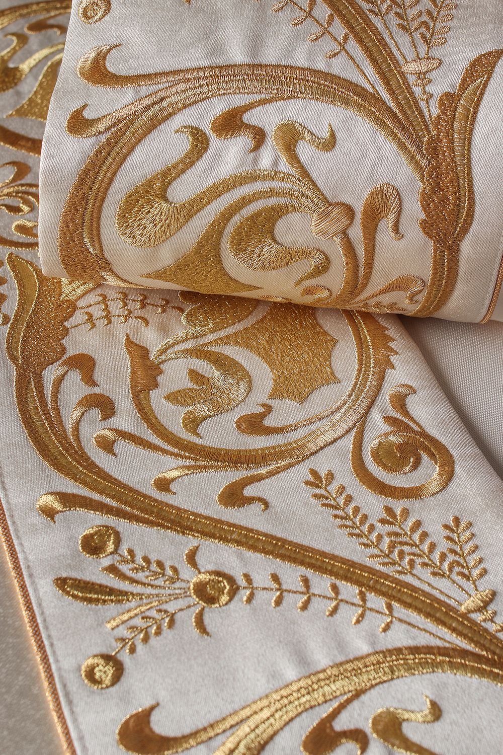 Kapa haftowana, IHS - ecru (11H) - KAPY LITURGICZNE - zdjęcie 3 - Kapa haftowana, IHS - ecru (11H)