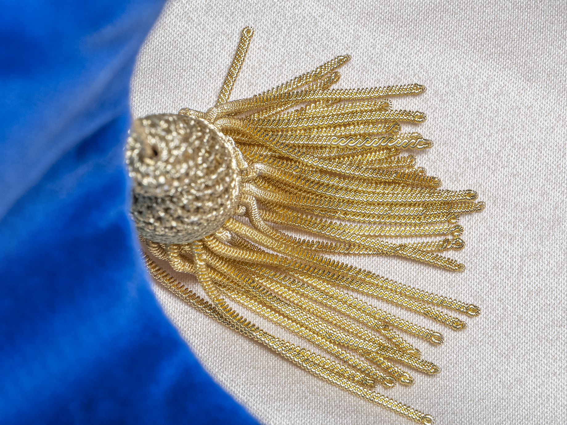 Kapa maryjna, haftowana na aksamicie (15H) - zdjęcie 4 - Kapa maryjna, haftowana na aksamicie (15H)