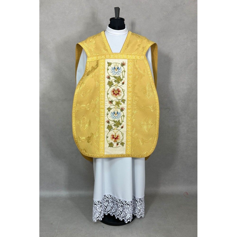 Ornat rzymski haftowany Matka Boża z dzieciątkiem - bursa, welon, stuła (1K) - Ornaty rzymskie - zdjęcie 3 - Ornat rzymski haftowany Matka Boża z dzieciątkiem - bursa, welon, stuła (1K)