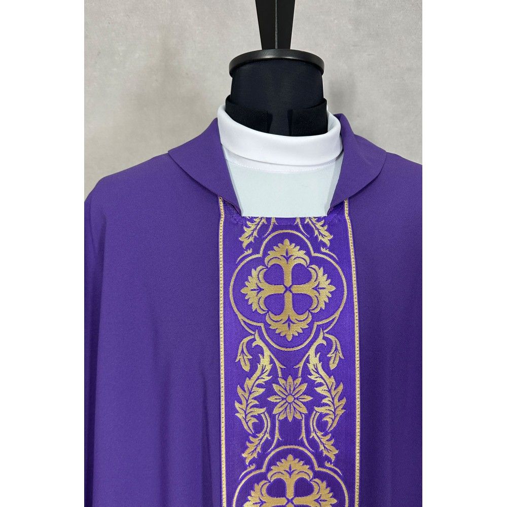 Ornat gotycki fioletowy z pasami tkanymi (6K) - Ornaty do koncelebry - zdjęcie 2 - Ornat gotycki fioletowy z pasami tkanymi (6K)