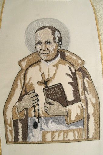 Ornat św. Stanisław Papczyński - Ornaty z wizerunkiem świętych - zdjęcie 2 - Ornat św. Stanisław Papczyński