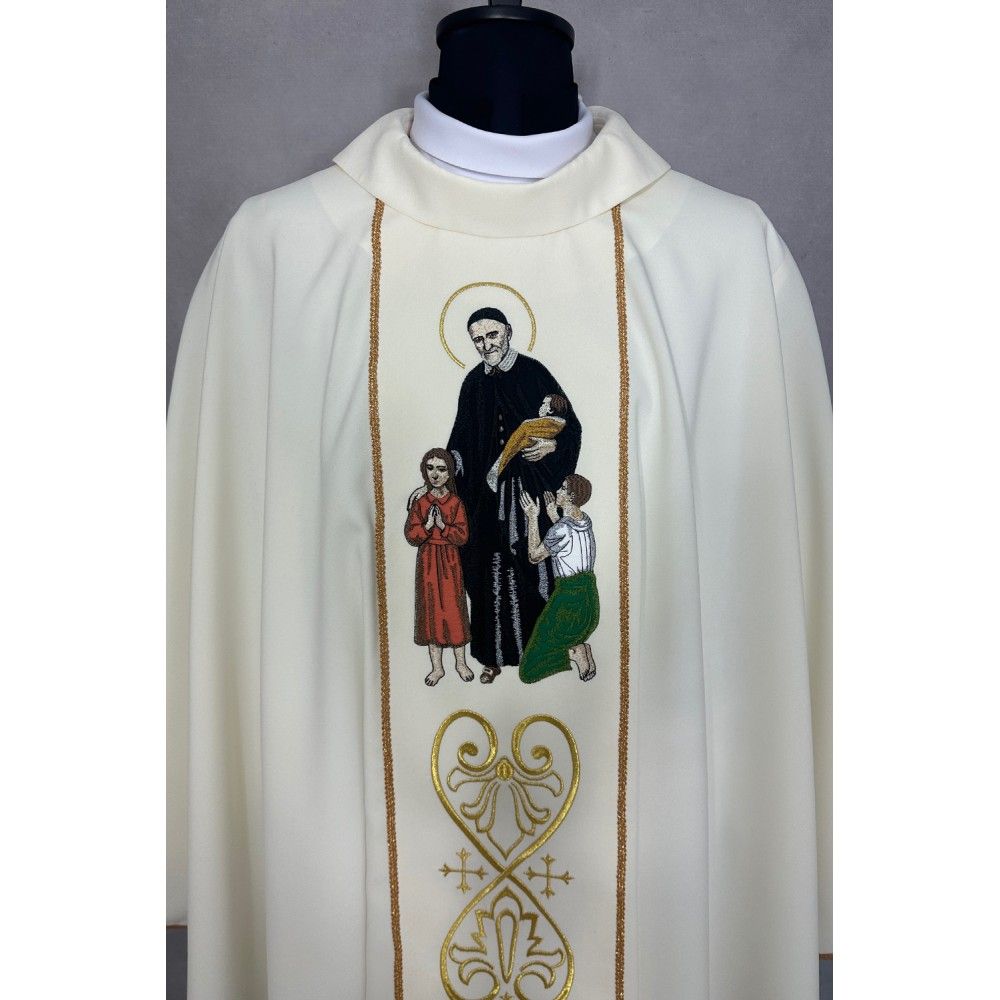 Ornat haftowany - Św. Wincenty a Paulo - Ornaty z wizerunkiem świętych - zdjęcie 2 - Ornat haftowany - Św. Wincenty a Paulo