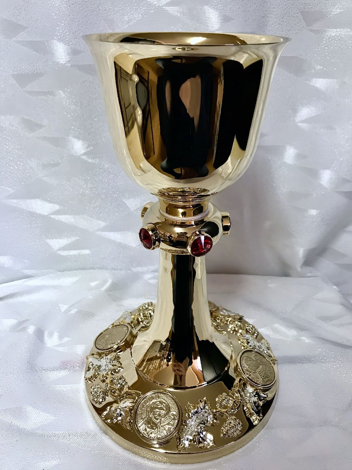 Kielich mszalny,medaliony 4 ewangelistów, kamienie ozdobne 23 cm (19D) - KIELICHY MSZALNE - Nowość