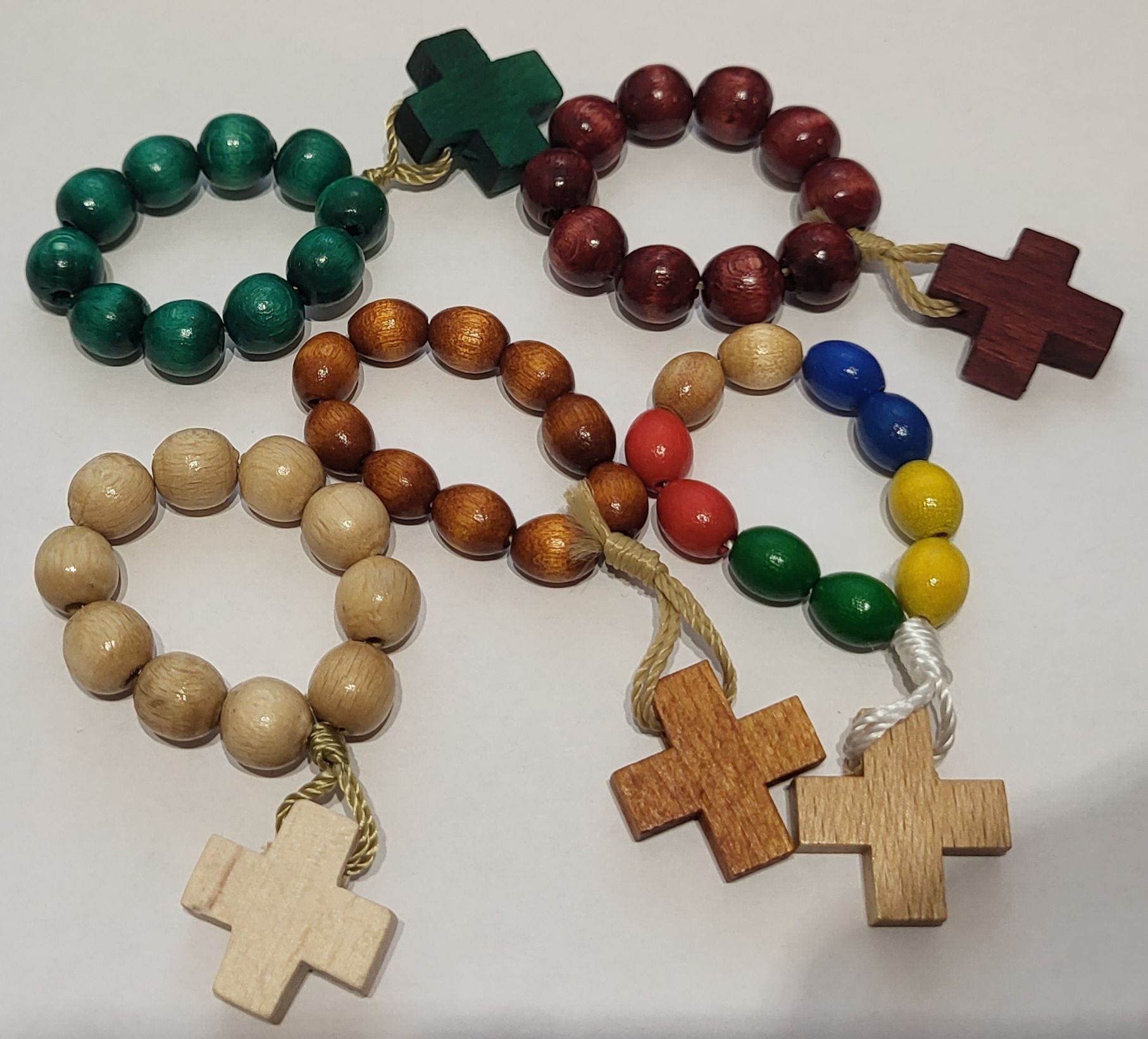 Dziesiątka różańca drewniana - mix kolorów - RÓŻAŃCE, KORONKI, TAJEMNICE RÓŻAŃCOWE