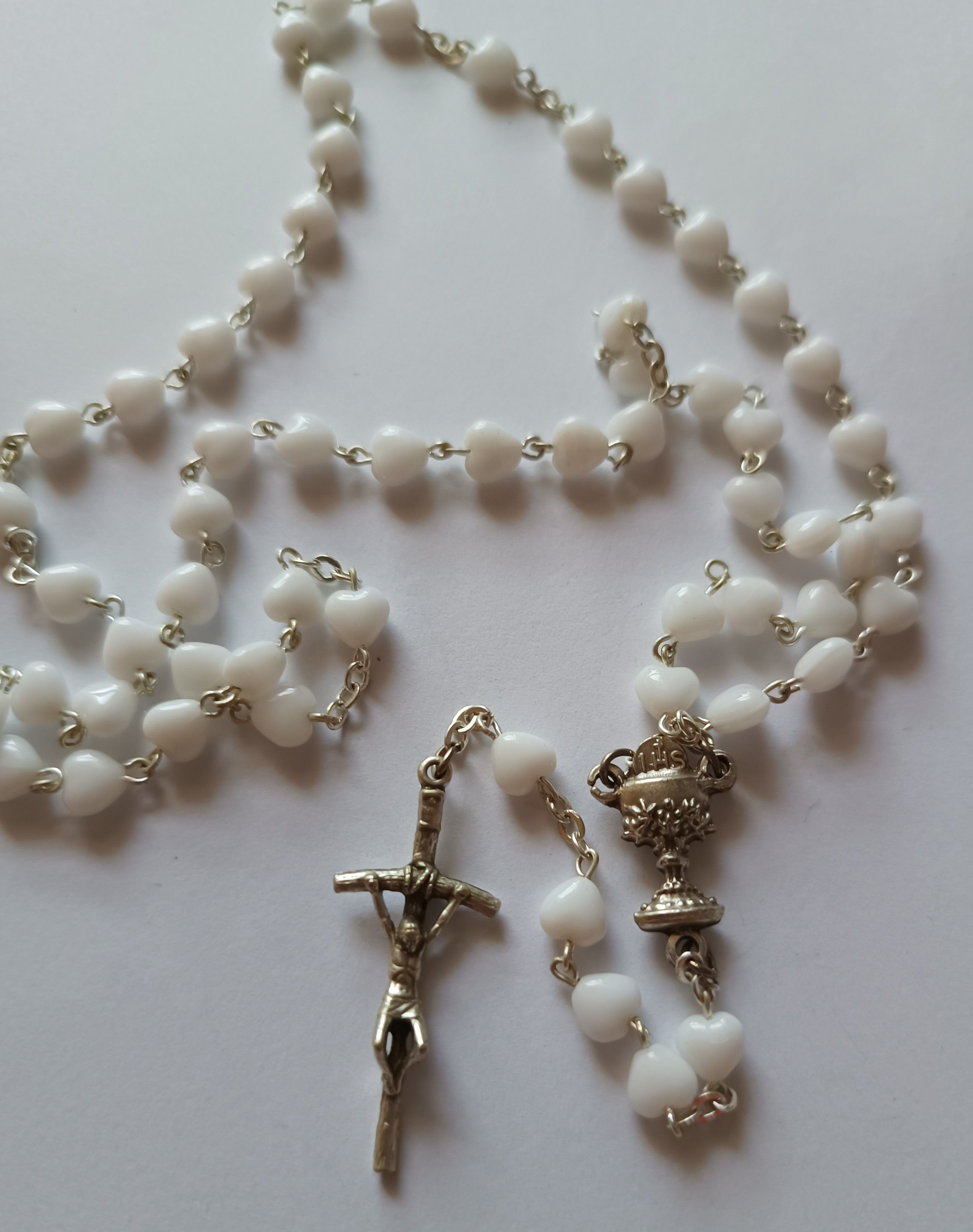 Różaniec komunijny - biały serca - RÓŻAŃCE, KORONKI, TAJEMNICE RÓŻAŃCOWE - Różaniec komunijny - biały serca