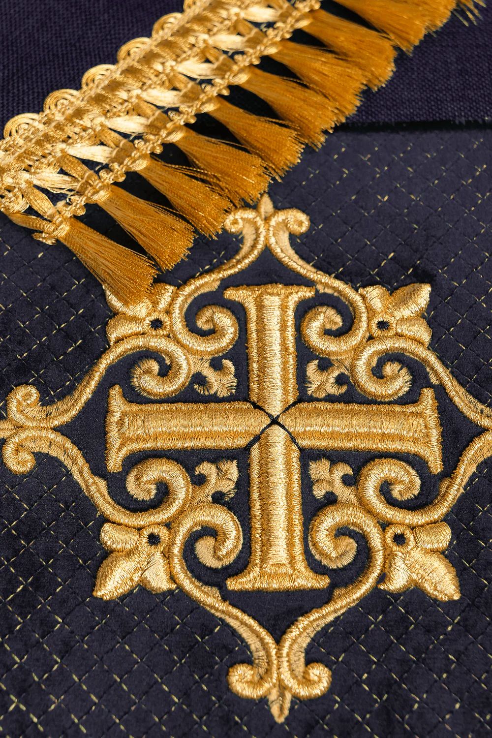 Stuła kapłańska haftowana aksamit, fioletowa (52H) - EUCHARYSTYCZNE - zdjęcie 2 - Stuła kapłańska haftowana aksamit, fioletowa (52H)