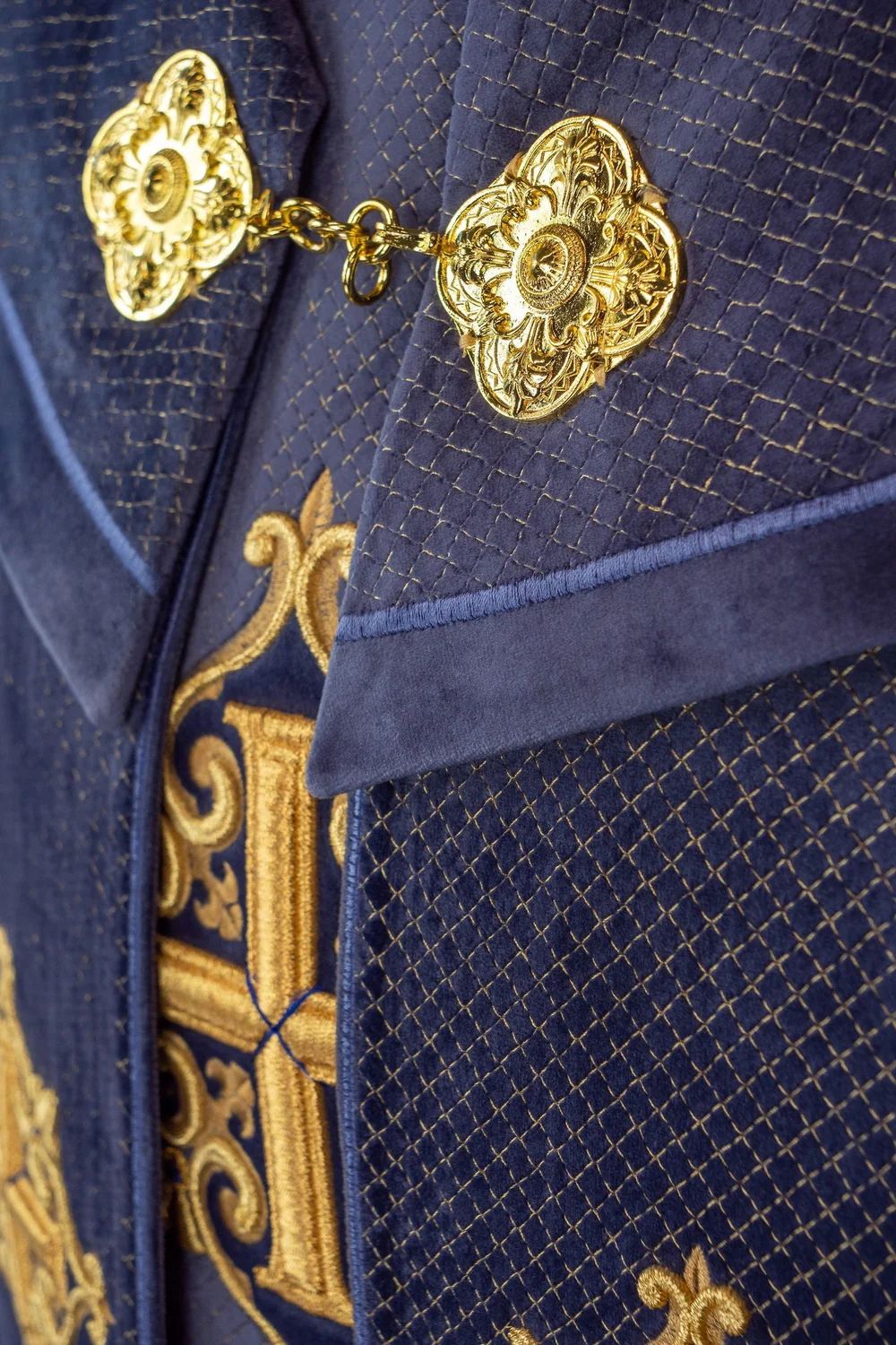 Kapa liturgiczna fioletowa, haftowana, aksamitny fioletowy pas (31H) - KAPY LITURGICZNE - zdjęcie 2 - Kapa liturgiczna fioletowa, haftowana, aksamitny fioletowy pas (31H)