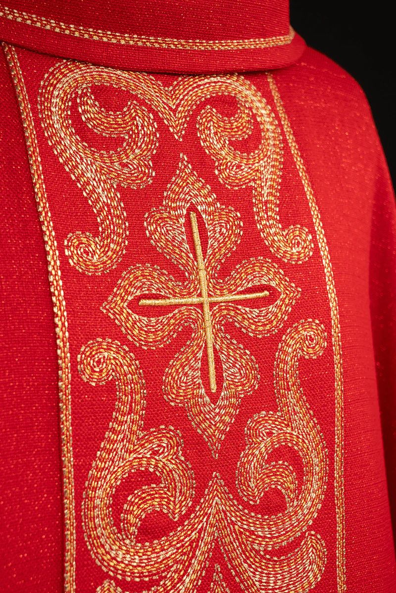 Ornat haftowany czerwony, krzyże (H204) - ORNATY NA WIELKI POST - zdjęcie 2 - Ornat haftowany czerwony, krzyże (H204)