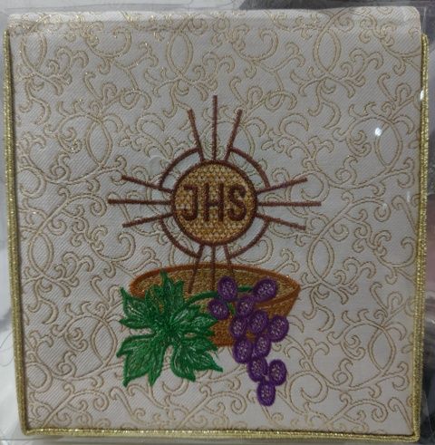 Bursa do chorych haftowana,ecru w złote wzory (46) - BURSY, ZESTAWY DO CHORYCH - Nowość