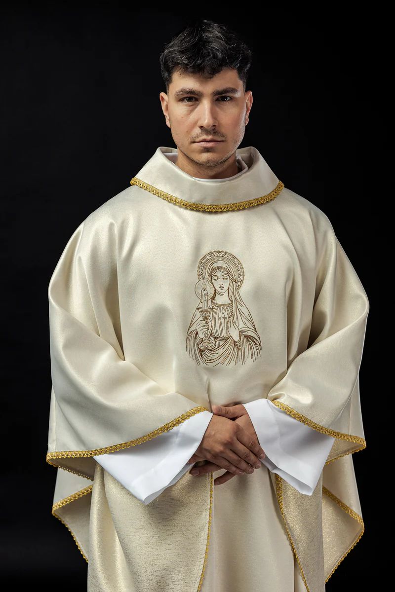 Ornat z haftowanym wizerunkiem Matki Boskiej Gromnicznej (116H) - Ornaty Maryjne - Nowość