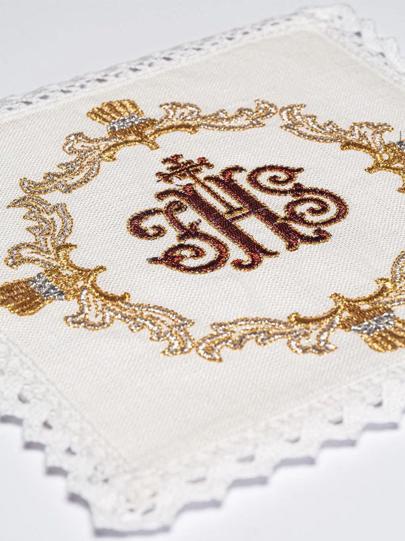 Bielizna kielichowa, lniana, haft czerwony IHS (102H) - Zestawy lniane - zdjęcie 2 - Bielizna kielichowa, lniana, haft czerwony IHS (102H)