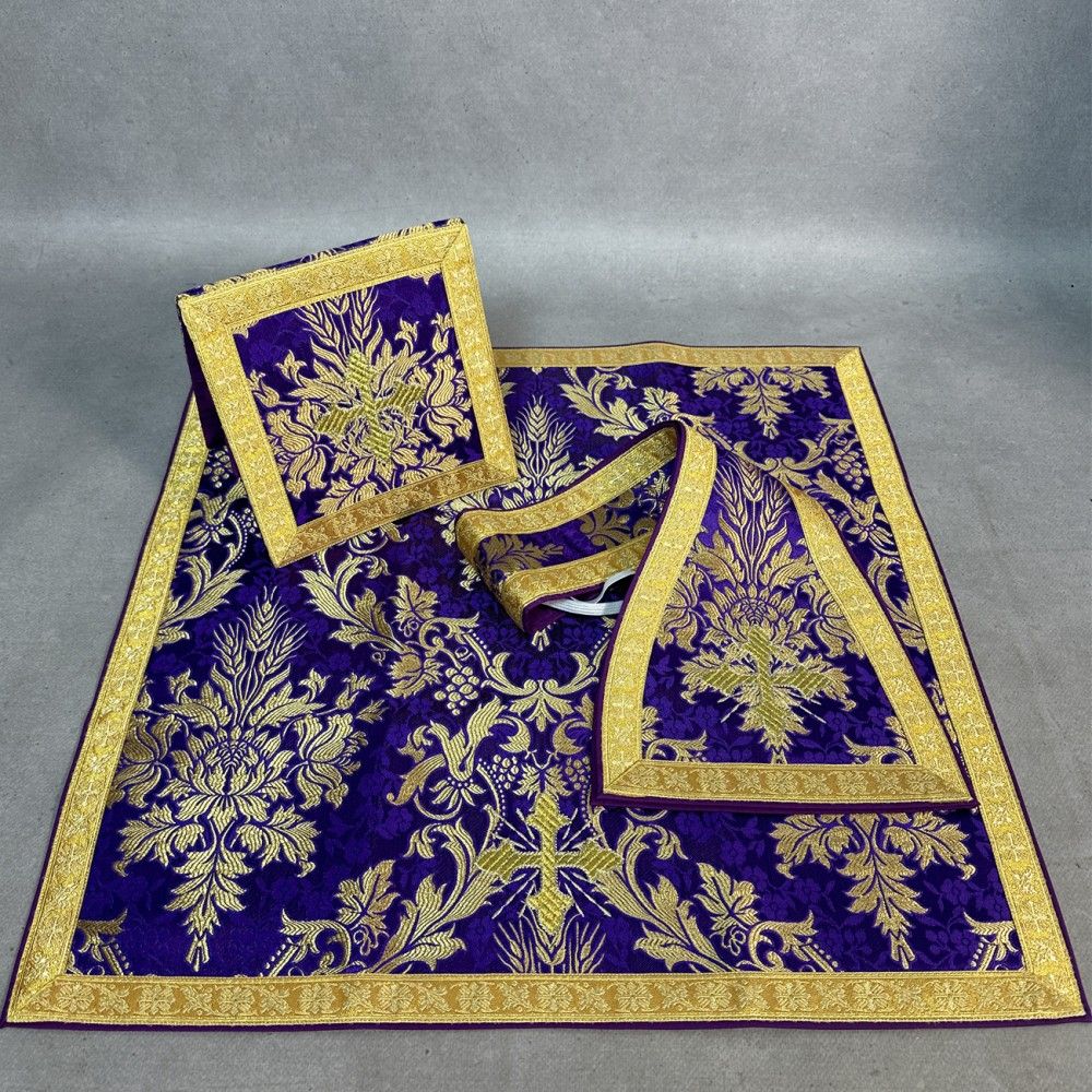 Ornat rzymski fioletowy + Stuła, Manipularz, Bursa i Welon na kielich (30K) - Ornaty rzymskie - zdjęcie 4 - Ornat rzymski fioletowy + Stuła, Manipularz, Bursa i Welon na kielich (30K)