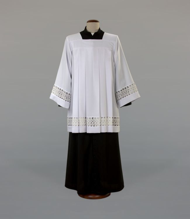 Komża kapłańska zdobiona bawełnianą wstawką (19) - KOMŻE I ALBY  KAPŁAŃSKIE - Nowość