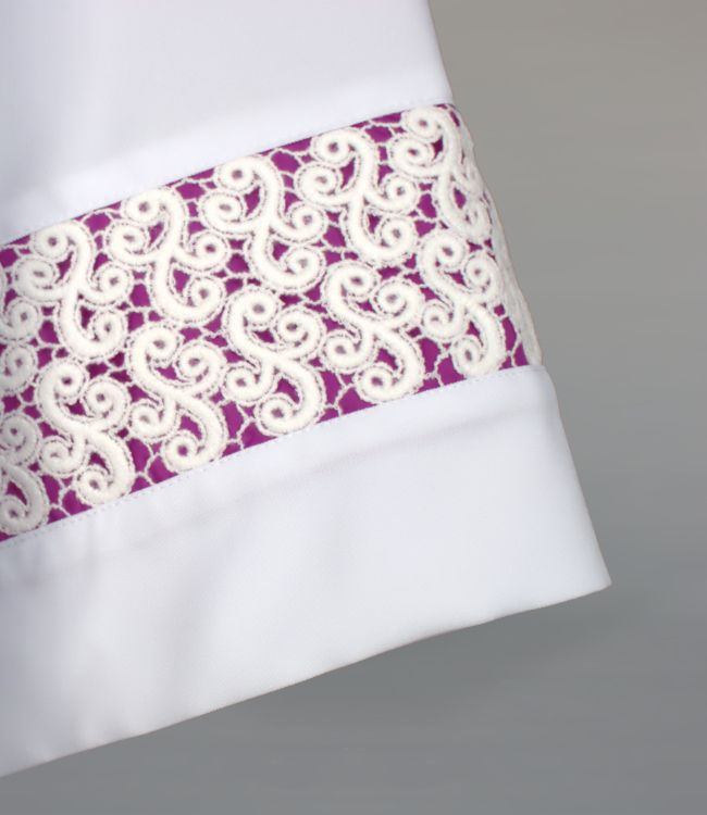 Komża kapłańska z  bawełnianą wstawką i kanonicką podbitką (20) - KOMŻE I ALBY  KAPŁAŃSKIE - zdjęcie 2 - Komża kapłańska z  bawełnianą wstawką i kanonicką podbitką (20)