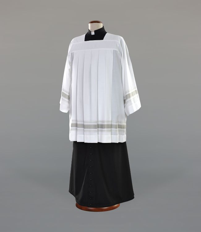 Komża kapłańska z ozdobnej, wiskozowej tkaniny (28) - KOMŻE I ALBY  KAPŁAŃSKIE - Nowość