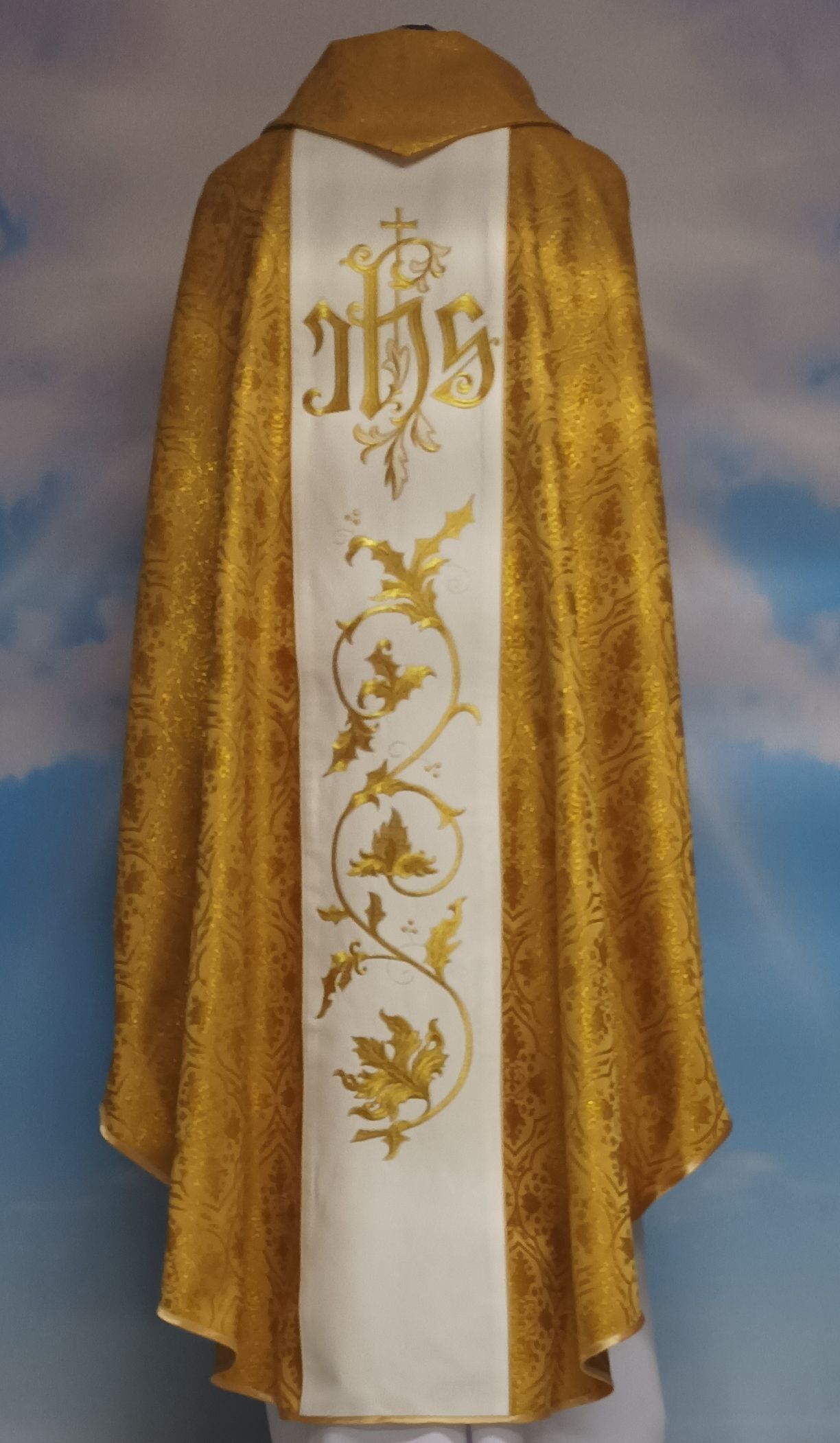 Ornat haftowany wielkanocny - Chrystus Zmartwychwstały (T2) - ORNATY WIELKANOCNE - zdjęcie 2 - Ornat haftowany wielkanocny - Chrystus Zmartwychwstały (T2)