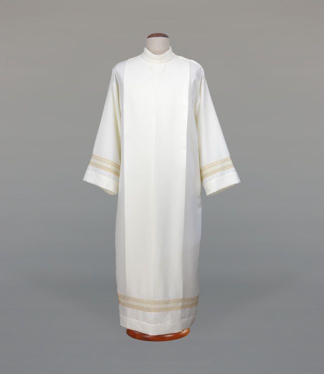 Alba kapłańska ecru, zdobiona haftem - Krój rzymski (A49) - KOMŻE I ALBY  KAPŁAŃSKIE - Nowość