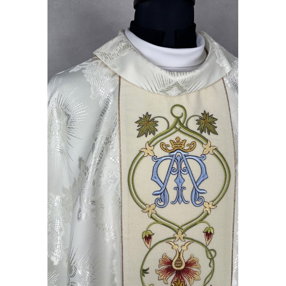 Ornat gotycki haftowany, motyw maryjny (9K) - Ornaty białe/ ecru - zdjęcie 2 - Ornat gotycki haftowany, motyw maryjny (9K)