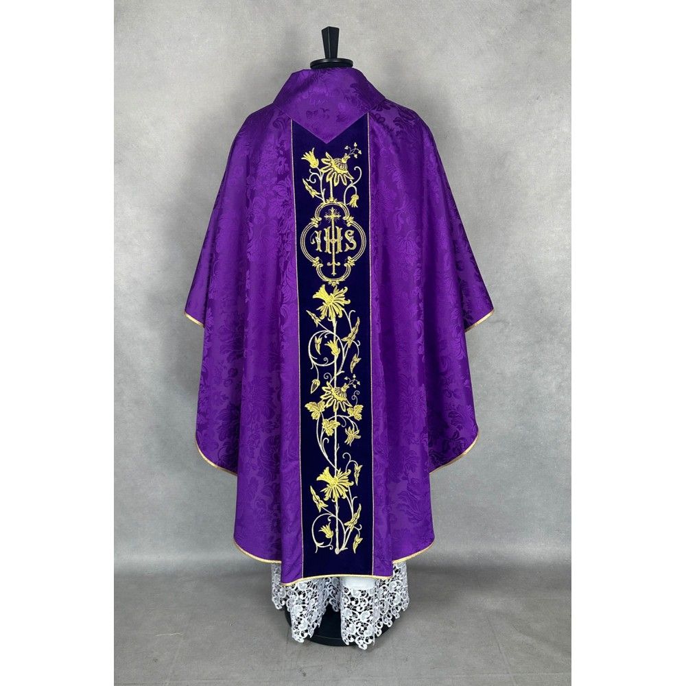 Ornat gotycki fioletowy, haftowany IHS (32K) - ORNATY NA WIELKI POST - zdjęcie 3 - Ornat gotycki fioletowy, haftowany IHS (32K)