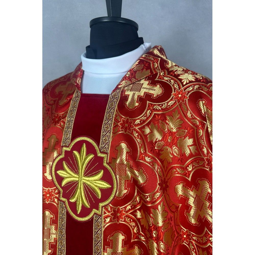 Ornat gotycki czerwony, haftowany (40K) - ORNATY NA WIELKI POST - zdjęcie 2 - Ornat gotycki czerwony, haftowany (40K)