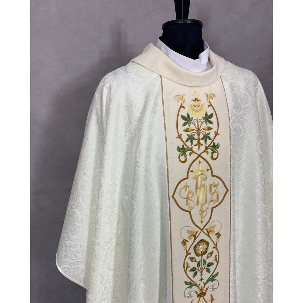 Ornat gotycki haftowany, ecru IHS (65K) - Ornaty białe/ ecru - zdjęcie 2 - Ornat gotycki haftowany, ecru IHS (65K)