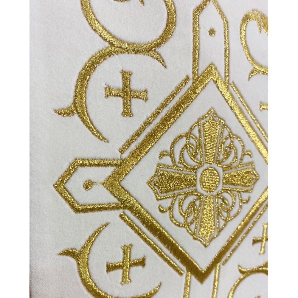 Ornat gotycki biały, haftowany, pas aksamit (80K) - Ornaty białe/ ecru - zdjęcie 2 - Ornat gotycki biały, haftowany, pas aksamit (80K)