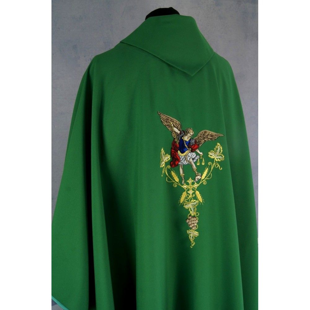 Ornat gotycki haftowany, zielony - Michał Archanioł (88K) - Ornaty z wizerunkiem świętych - zdjęcie 3 - Ornat gotycki haftowany, zielony - Michał Archanioł (88K)