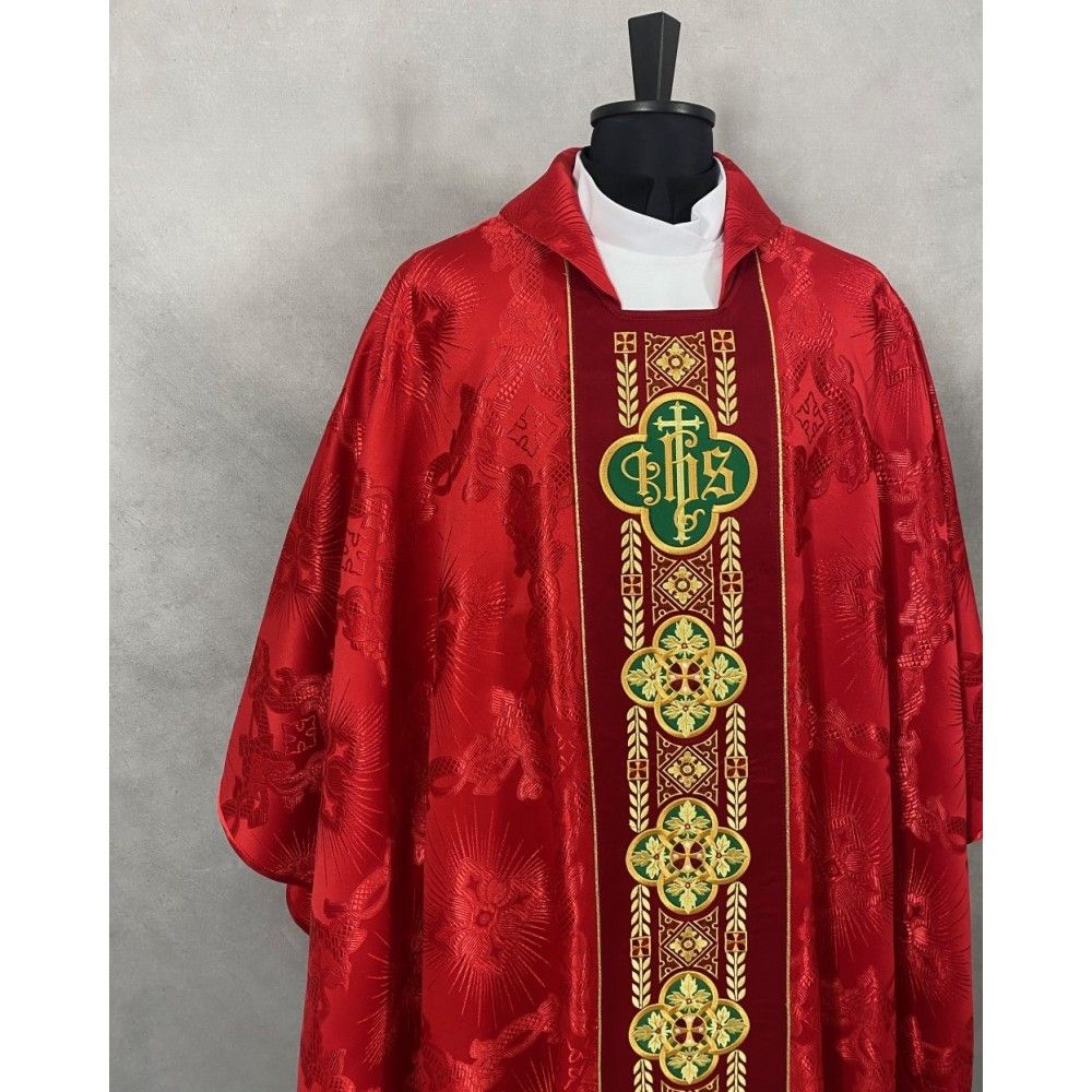 Ornat gotycki czerwony, haftowany IHS (112K) - ORNATY NA WIELKI POST - zdjęcie 2 - Ornat gotycki czerwony, haftowany IHS (112K)