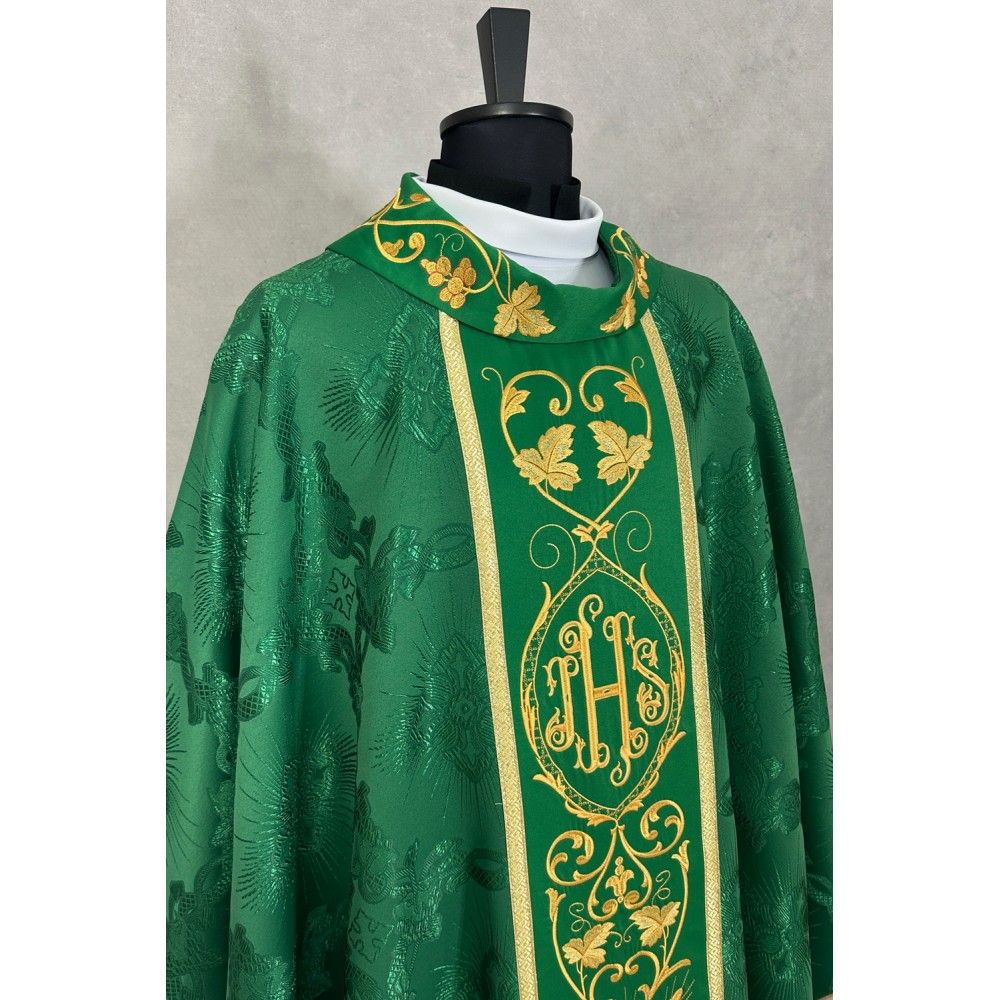 Ornat gotycki zielony, haftowany IHS (114K) - Ornaty zielone - zdjęcie 2 - Ornat gotycki zielony, haftowany IHS (114K)