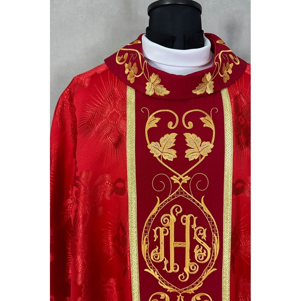 Ornat gotycki czerwony, haftowany IHS (117K) - Ornaty czerwone - zdjęcie 2 - Ornat gotycki czerwony, haftowany IHS (117K)