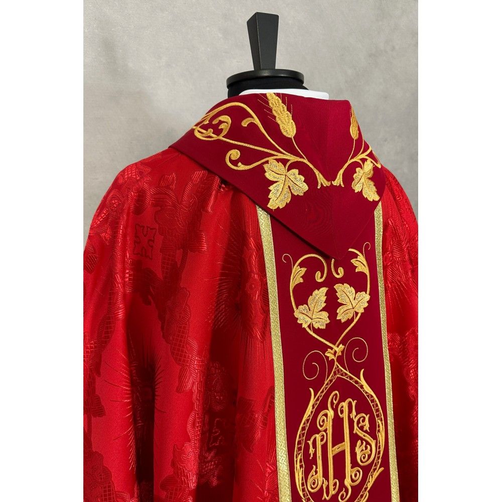 Ornat gotycki czerwony, haftowany IHS (117K) - Ornaty czerwone - zdjęcie 3 - Ornat gotycki czerwony, haftowany IHS (117K)