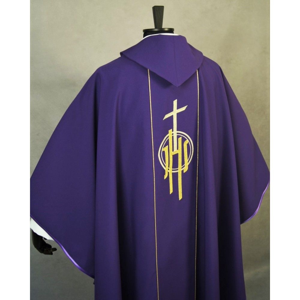 Ornat gotycki fioletowy, haftowany IHS (125K) - ORNATY NA WIELKI POST - zdjęcie 3 - Ornat gotycki fioletowy, haftowany IHS (125K)