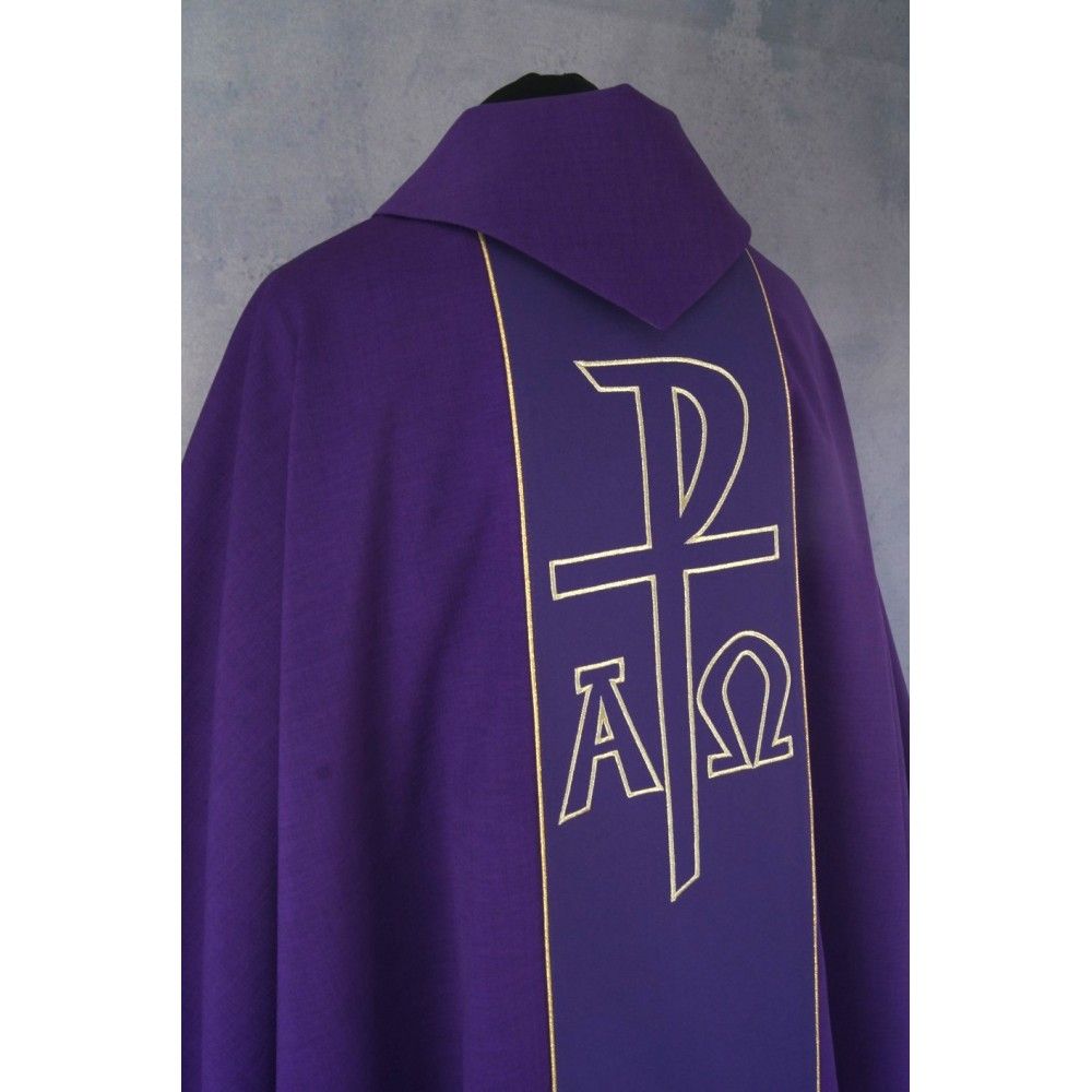 Ornat gotycki fioletowy, haftowany Chrystus na krzyżu (144K) - ORNATY NA WIELKI POST - zdjęcie 3 - Ornat gotycki fioletowy, haftowany Chrystus na krzyżu (144K)