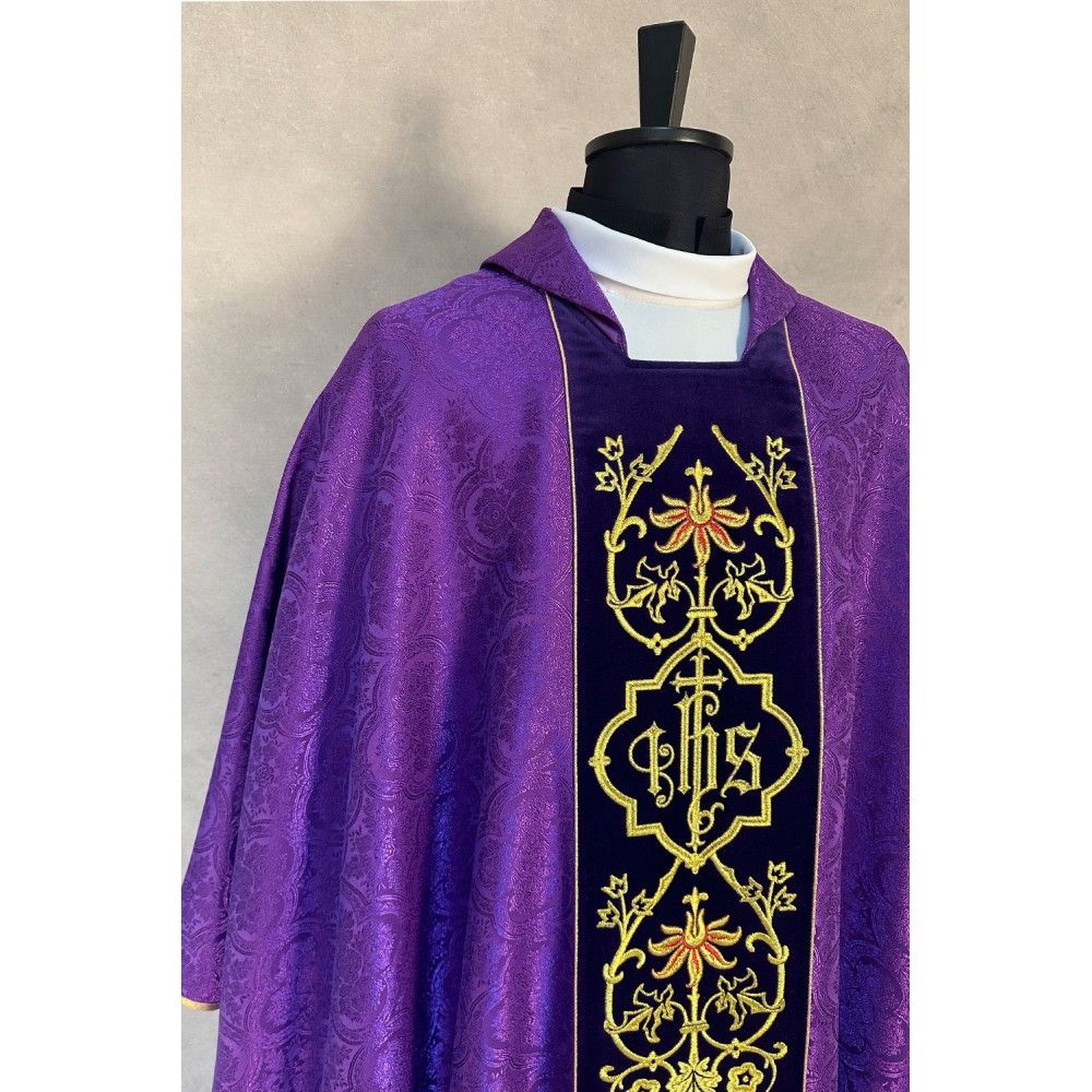Ornat gotycki fioletowy, haftowany pas aksamit (151K) - ORNATY NA WIELKI POST - zdjęcie 3 - Ornat gotycki fioletowy, haftowany pas aksamit (151K)