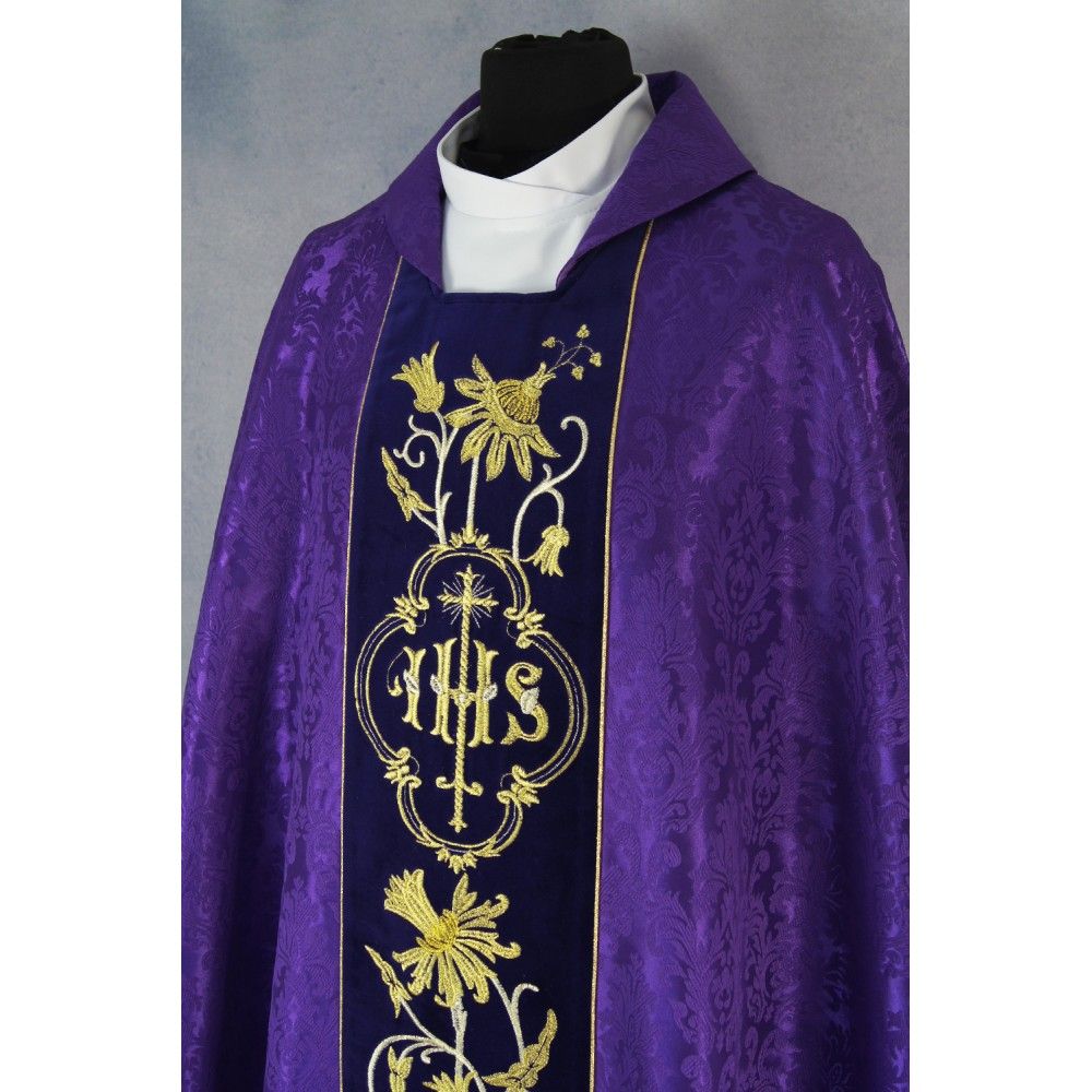 Ornat gotycki fioletowy haftowany - tkanina żakard (51) - ORNATY NA WIELKI POST - zdjęcie 2 - Ornat gotycki fioletowy haftowany - tkanina żakard (51)