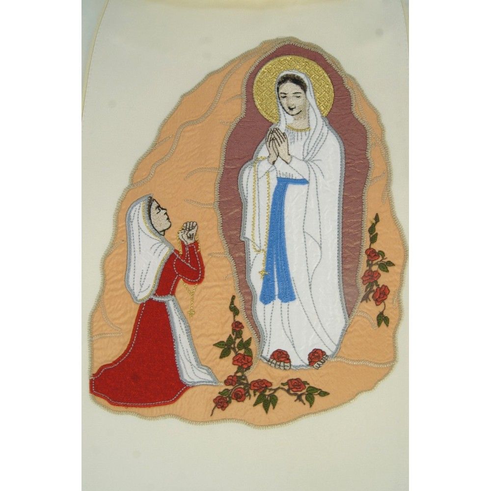 Ornat haftowany Matka Boska z Lourdes (02) - SZATY LITURGICZNE - zdjęcie 3 - Ornat haftowany Matka Boska z Lourdes (02)