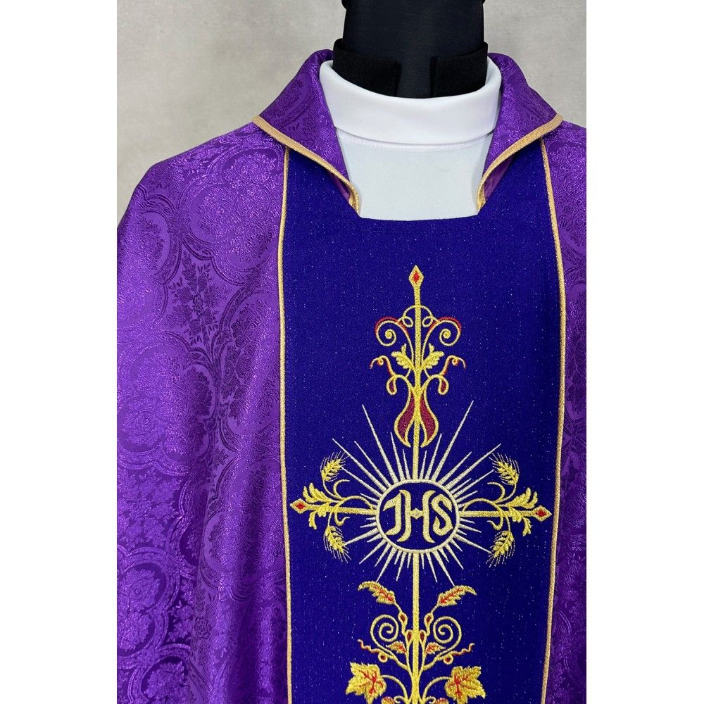 Ornat gotycki fioletowy, tkanina żakardowa, pas haftowany (199K) - ORNATY NA WIELKI POST - zdjęcie 2 - Ornat gotycki fioletowy, tkanina żakardowa, pas haftowany (199K)