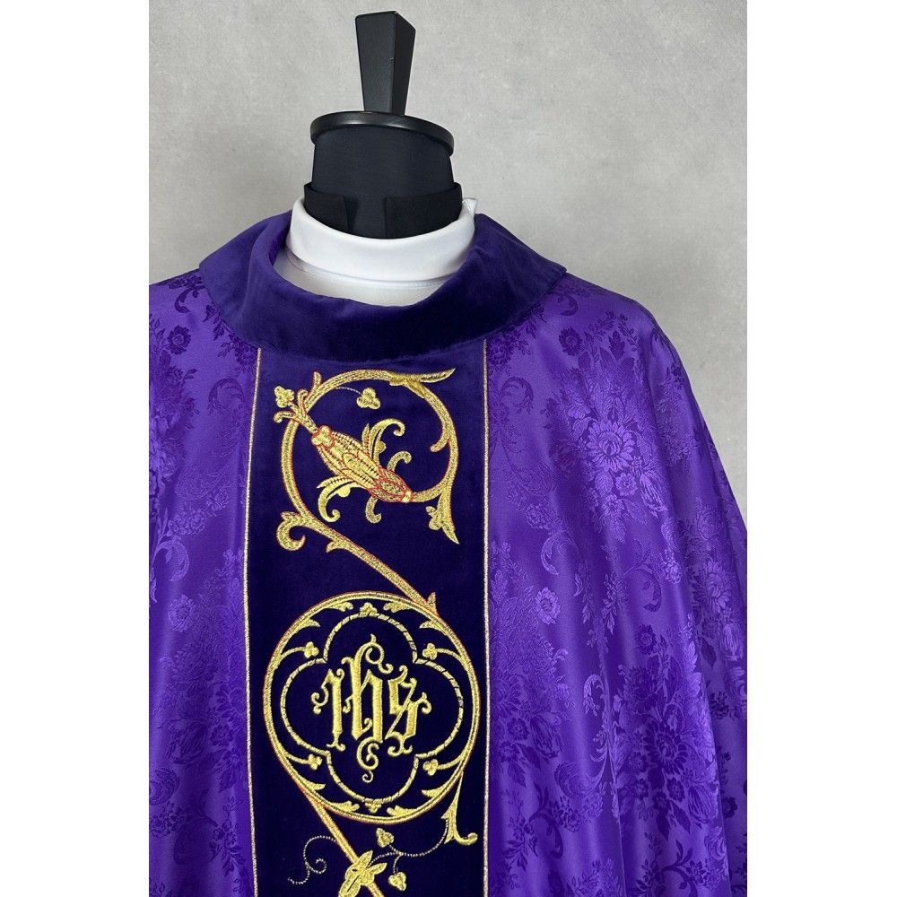 Ornat gotycki fioletowy, haftowany pas aksamit (205K) - ORNATY NA WIELKI POST - zdjęcie 2 - Ornat gotycki fioletowy, haftowany pas aksamit (205K)
