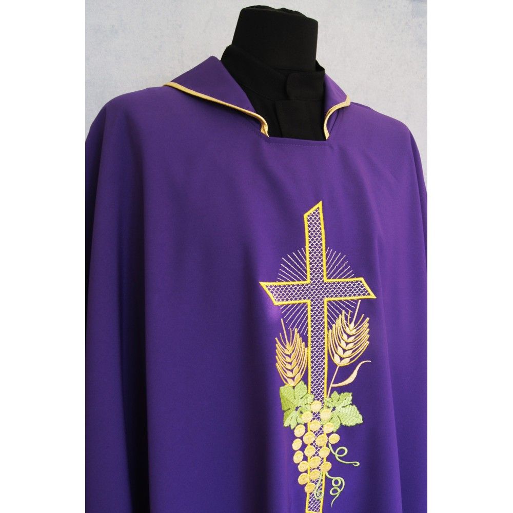 Ornat gotycki fioletowy, tkanina gładka, haftowany (220K) - ORNATY NA WIELKI POST - zdjęcie 2 - Ornat gotycki fioletowy, tkanina gładka, haftowany (220K)