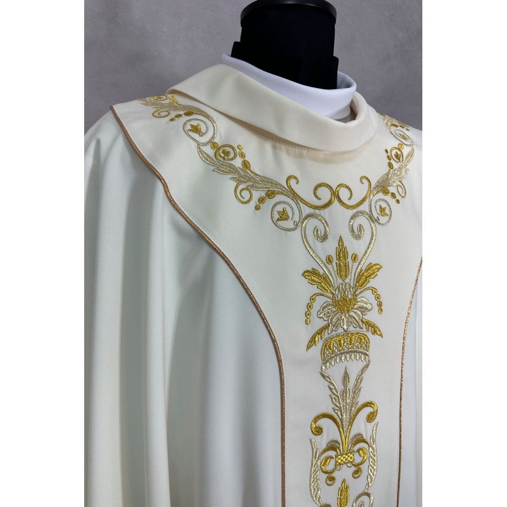 Ornat semi gotycki + stuła, kolor ecru, haftowane pasy (44K) - Ornaty Semi Gotyckie - zdjęcie 2 - Ornat semi gotycki + stuła, kolor ecru, haftowane pasy (44K)