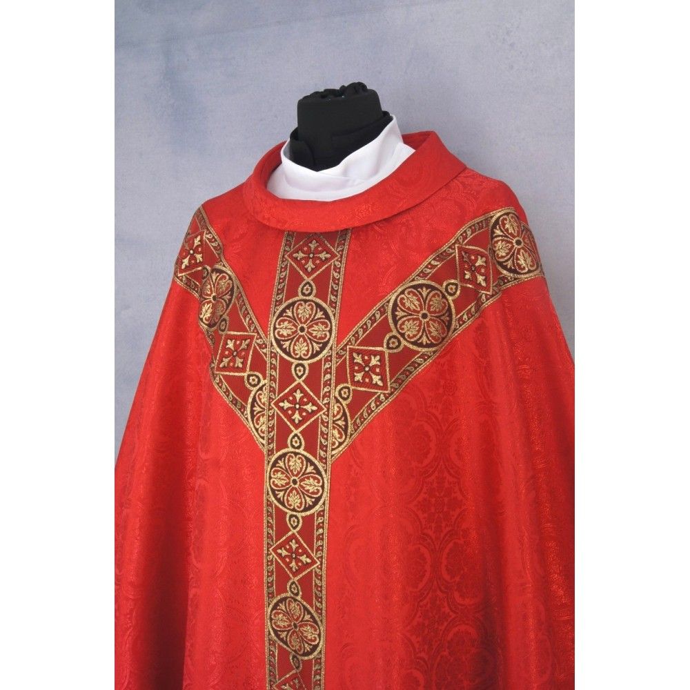 Ornat semi gotycki, czerwony, tkanina żakard, pasy tkane (58K) - ORNATY NA WIELKI POST - zdjęcie 2 - Ornat semi gotycki, czerwony, tkanina żakard, pasy tkane (58K)