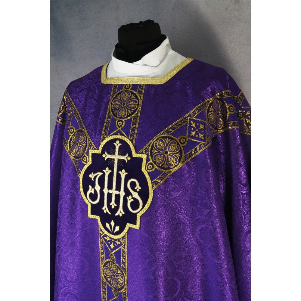 Ornat semi gotycki, fioletowy, tkanina żakard, pasy tkane (73K) - ORNATY NA WIELKI POST - zdjęcie 2 - Ornat semi gotycki, fioletowy, tkanina żakard, pasy tkane (73K)