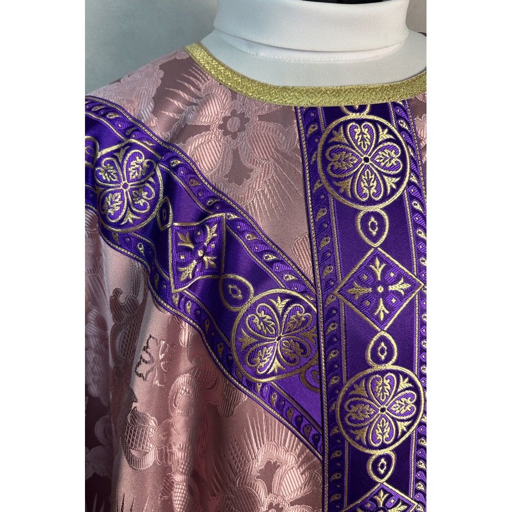 Ornat semi gotycki, blady róż, tkanina żakard, pasy tkane (81K) - ORNATY NA WIELKI POST - zdjęcie 2 - Ornat semi gotycki, blady róż, tkanina żakard, pasy tkane (81K)