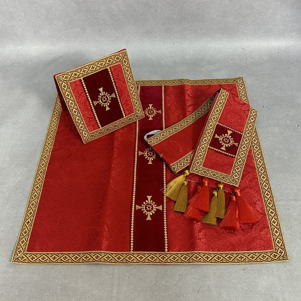 Ornat semi gotycki czerwony + akcesoria, tkanina żakard, pasy aksamit (106K) - ORNATY NA WIELKI POST - zdjęcie 2 - Ornat semi gotycki czerwony + akcesoria, tkanina żakard, pasy aksamit (106K)