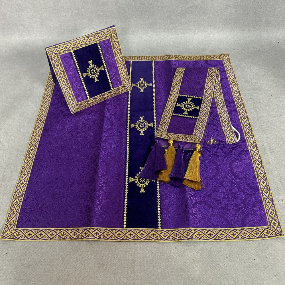Ornat semi gotycki fioletowy + akcesoria, tkanina żakard, pasy aksamit (108K) - ORNATY NA WIELKI POST - zdjęcie 2 - Ornat semi gotycki fioletowy + akcesoria, tkanina żakard, pasy aksamit (108K)