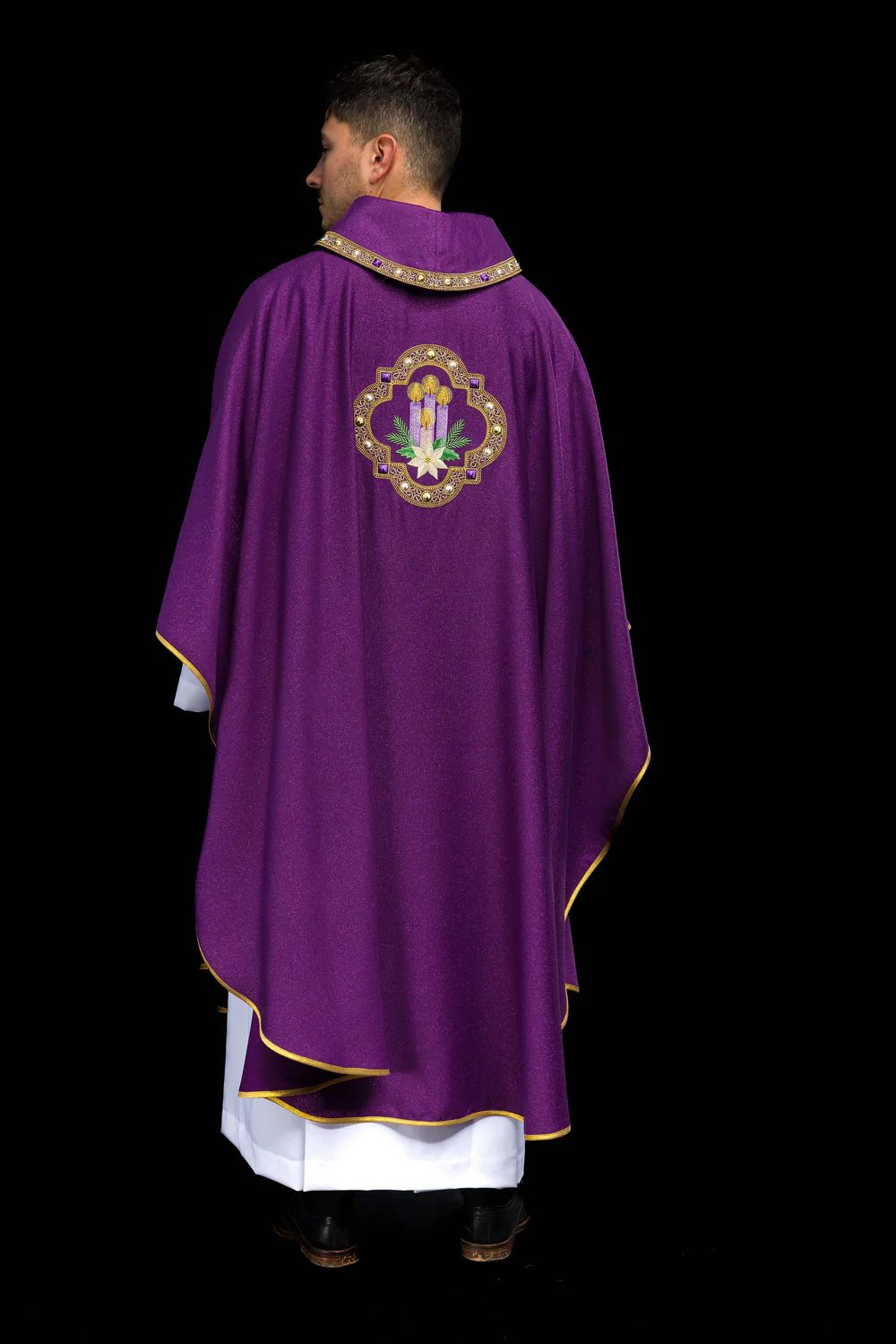 Ornat Adwentowy haftowany- błyszcząca tkanina (3) - Szaty liturgiczne - zdjęcie 5 - Ornat Adwentowy haftowany- błyszcząca tkanina (3)