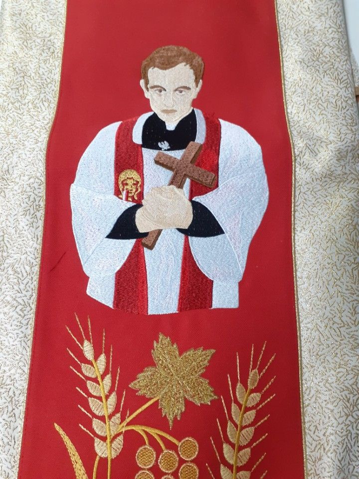 Ornat haftowany ks. Jerzy Popiełuszko - Ornaty z wizerunkiem świętych - zdjęcie 2 - Ornat haftowany ks. Jerzy Popiełuszko