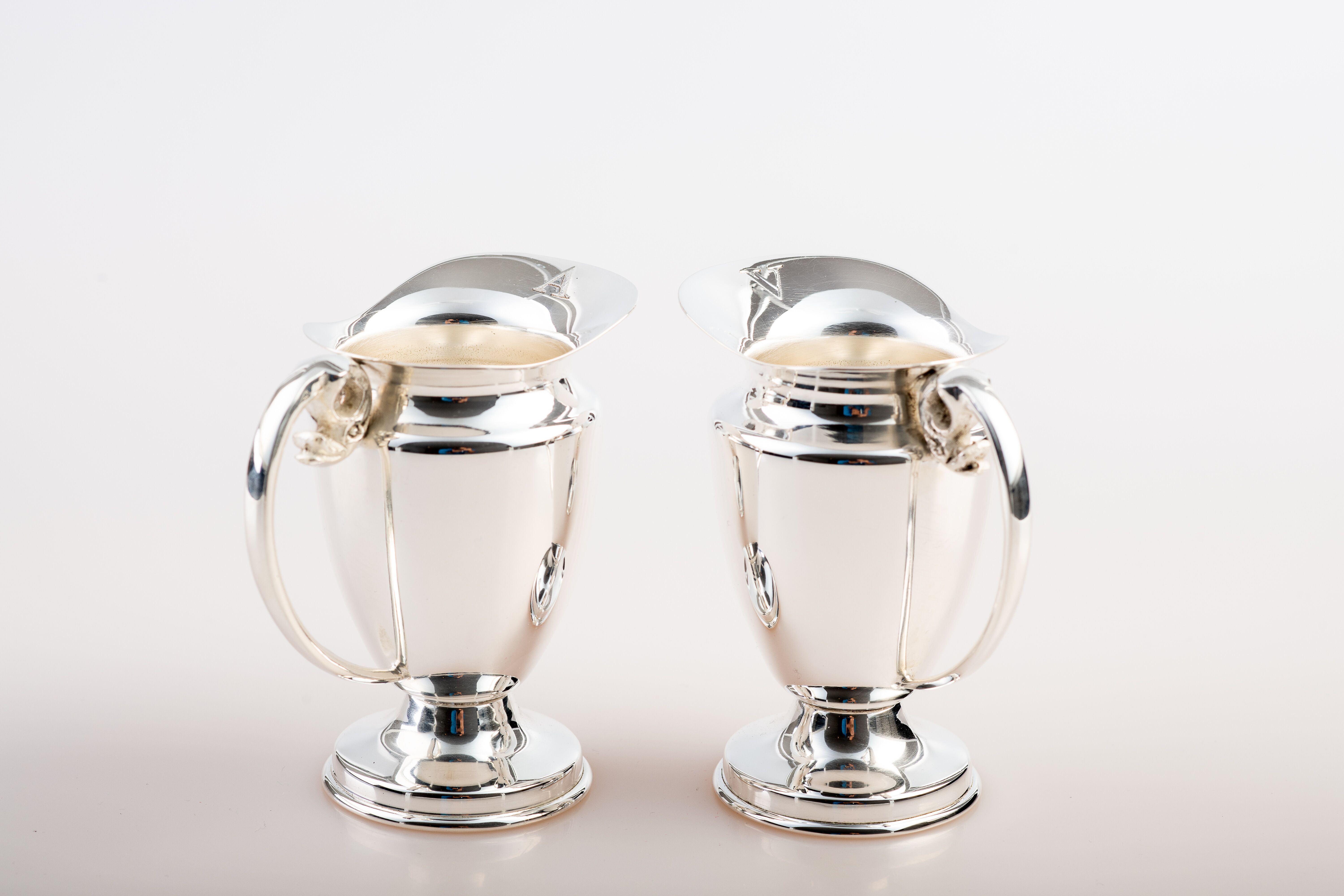 Zestaw dzbanków do wody i wina - mosiądz niklowany - AMPUŁKI I TACKI MSZALNE - Nowość