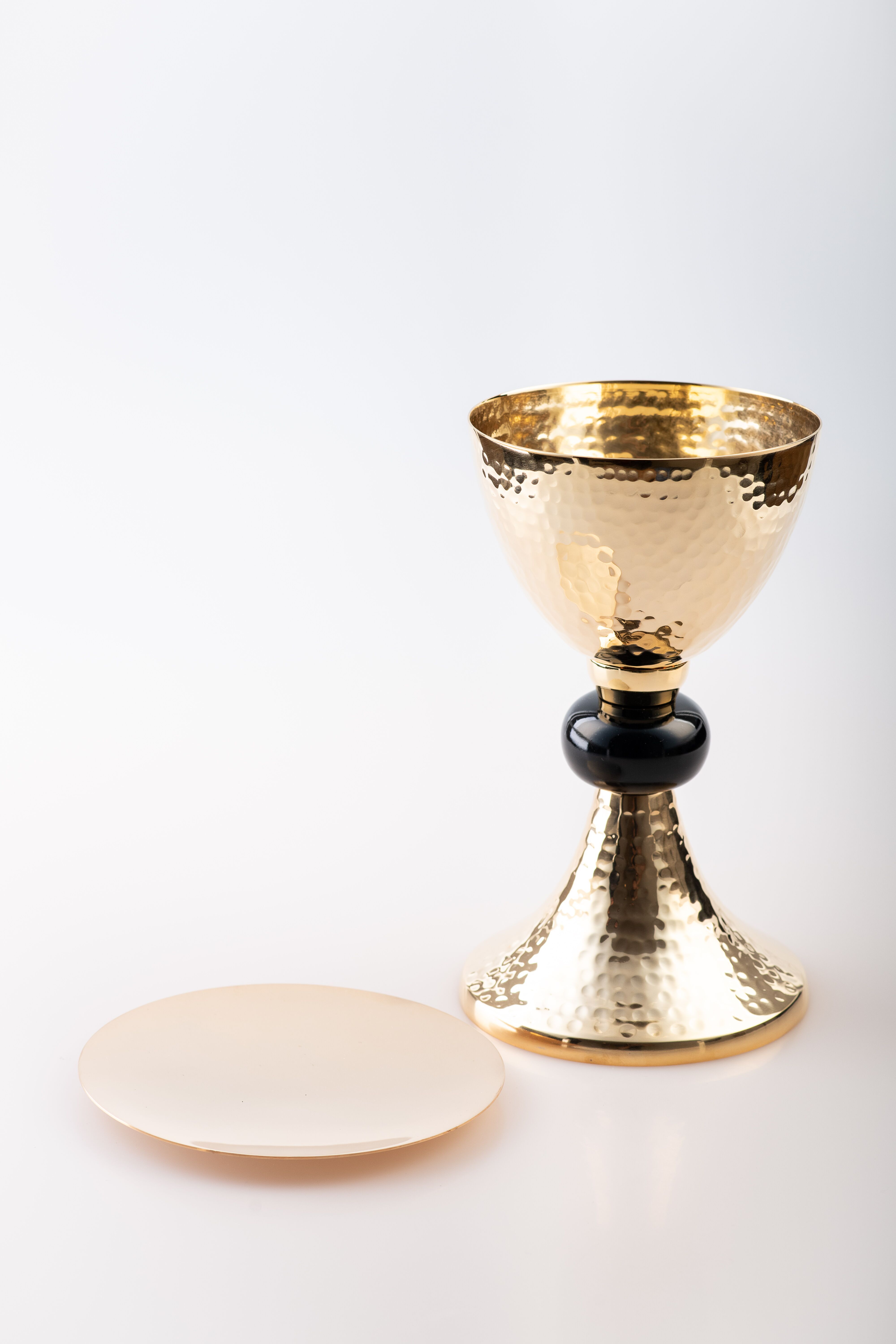 Kielich tłoczony, pozłacany + patena - 20 cm (60) - KIELICHY MSZALNE - Nowość