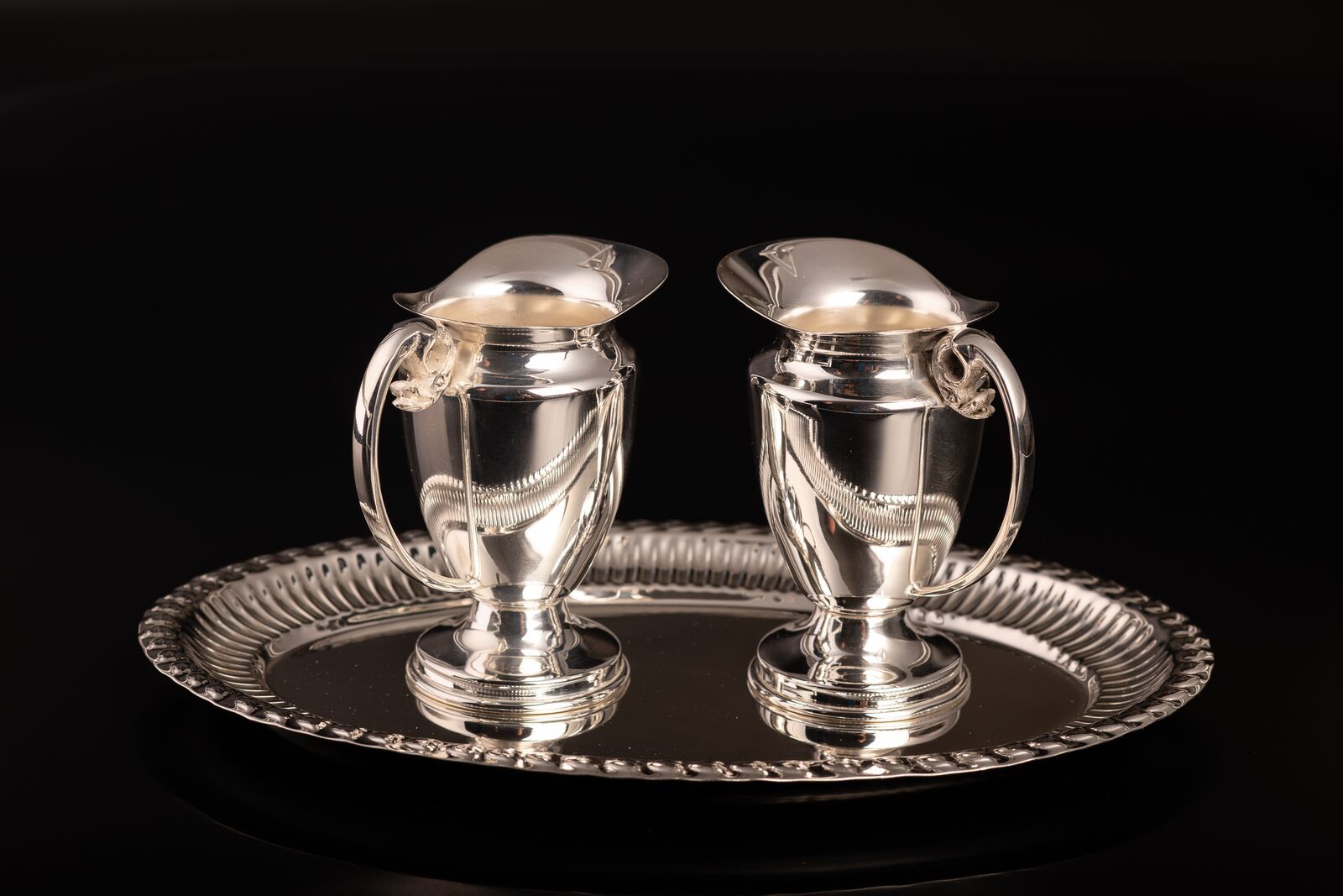 Zestaw dzbanków do wody i wina - mosiądz niklowany - AMPUŁKI I TACKI MSZALNE - zdjęcie 3 - Zestaw dzbanków do wody i wina - mosiądz niklowany